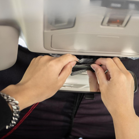 Fleksibel solskjerm for frontrute — Reduksjon av varme og enkel installasjon