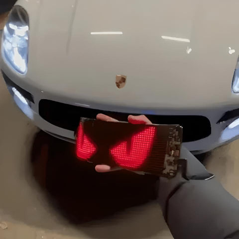 LED Skærm Animeret Til Bil – Personlige Beskeder Og Emojis 