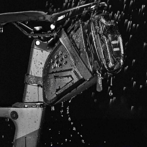 自転車用サコッシュ - コンパクト＆ウォータープルーフ