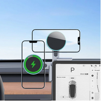 Podpora telefónu pre Tesla — magnetické uchytenie a bezdrôtové nabíjanie 